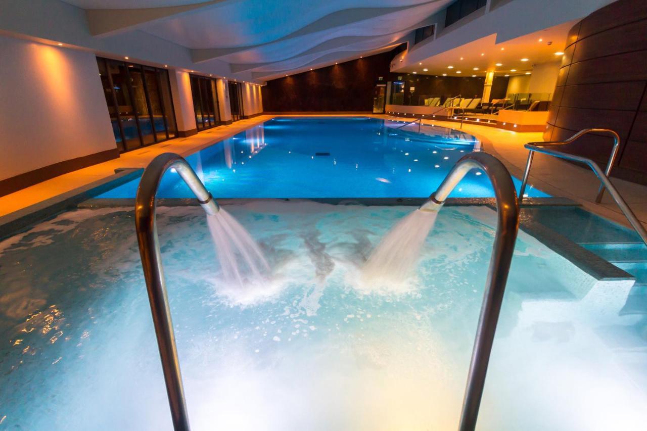The Mere Golf Resort & Spa Buitenkant foto