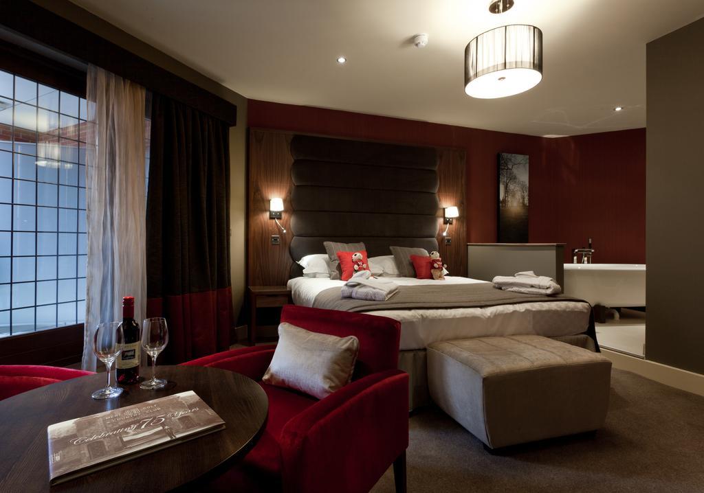 The Mere Golf Resort & Spa Buitenkant foto