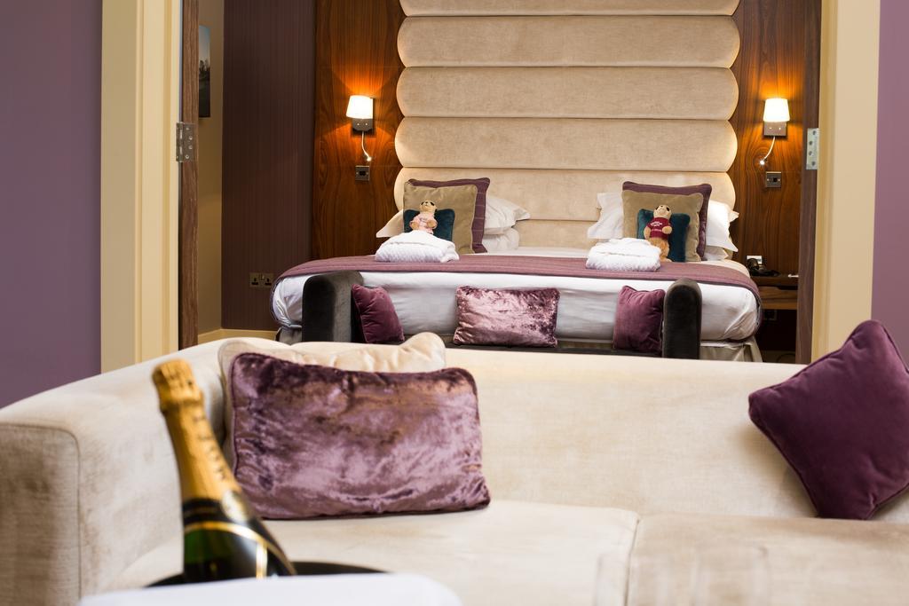 The Mere Golf Resort & Spa Buitenkant foto