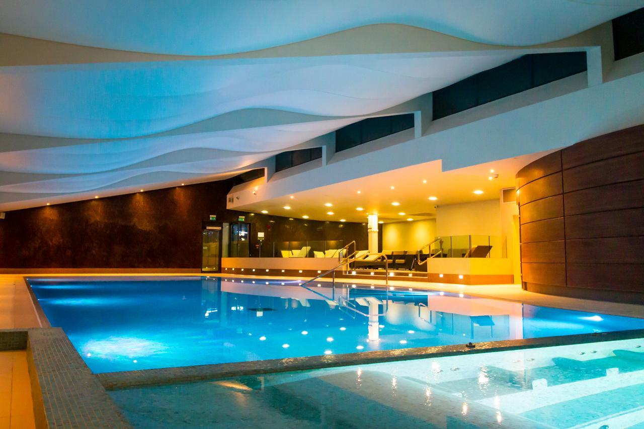 The Mere Golf Resort & Spa Buitenkant foto