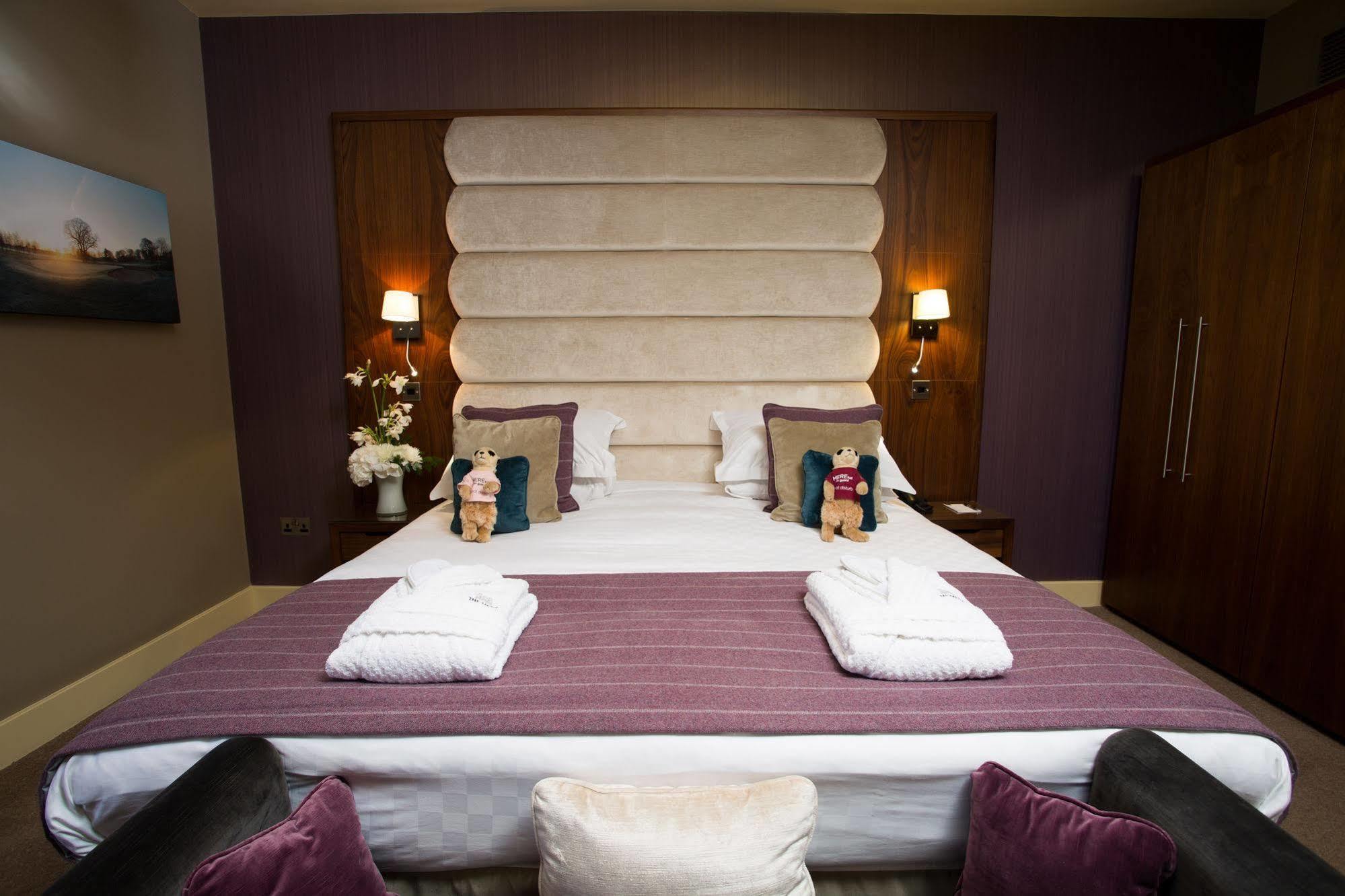 The Mere Golf Resort & Spa Buitenkant foto